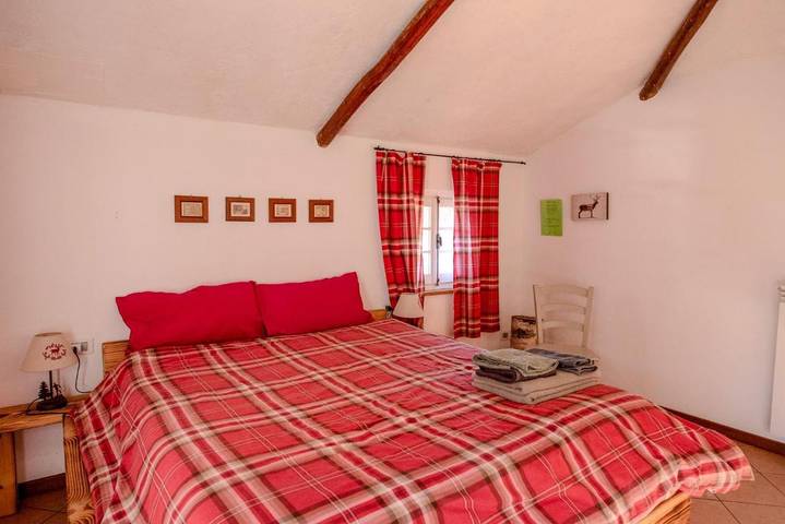Gîte pour 5 personnes, avec terrasse ainsi que jardin et vue dans Serina