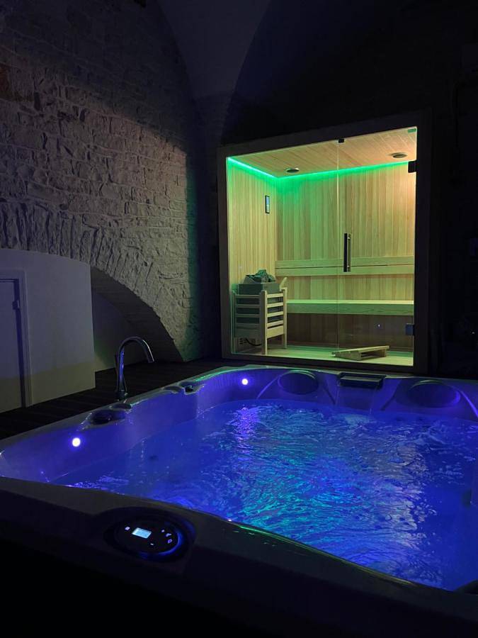 Casa vacanza per 4 persone, con Idromassaggio e Terrazza nonché Sauna a Terlizzi