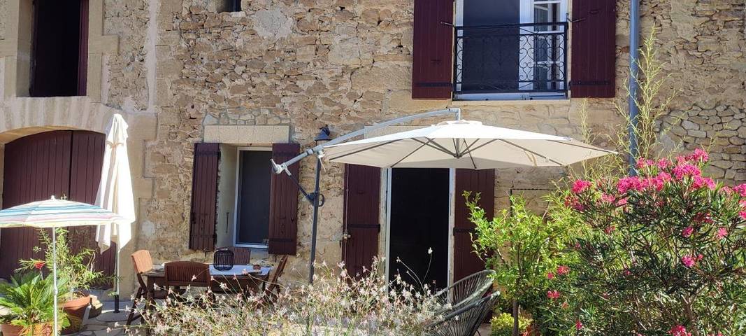 Location de vacances pour 4 personnes, avec piscine ainsi que vue et jardin à Sérignan-du-Comtat - 2