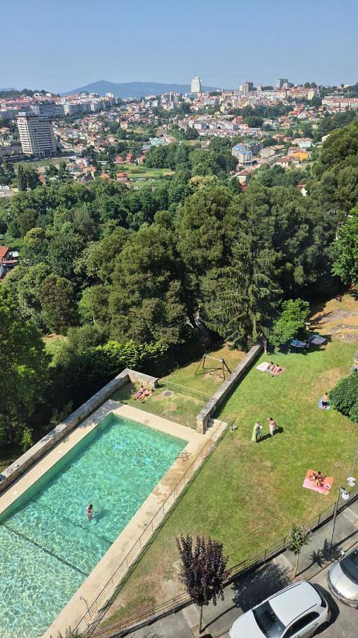 Gîte pour 11 personnes, avec jardin ainsi que vue et piscine, animaux acceptés à Vigo - 4