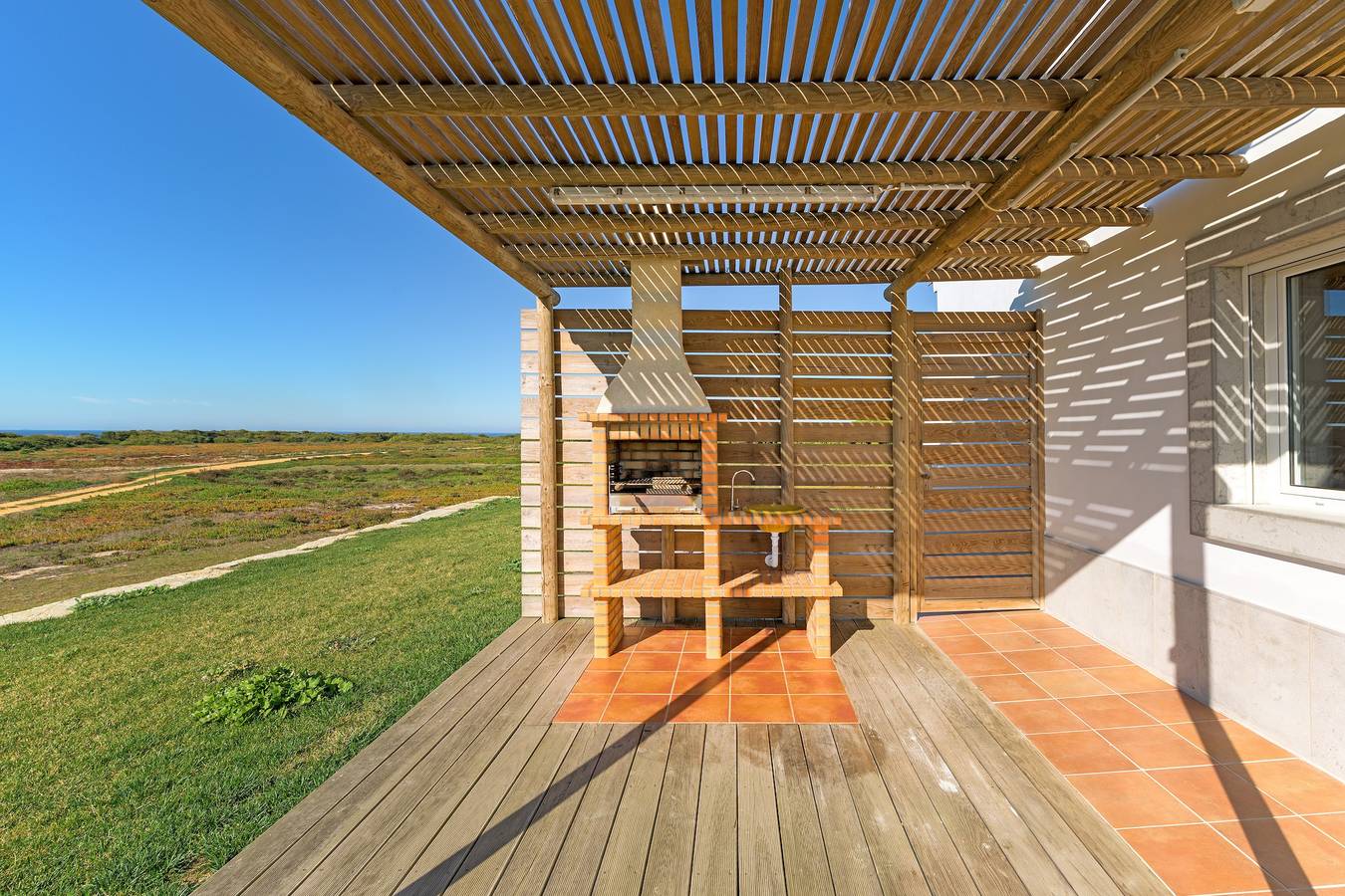 Apartamento 'Courela da Serva' con vistas al mar, piscina compartida y acceso Wi-Fi in São Teotónio, Costa Alentejana
