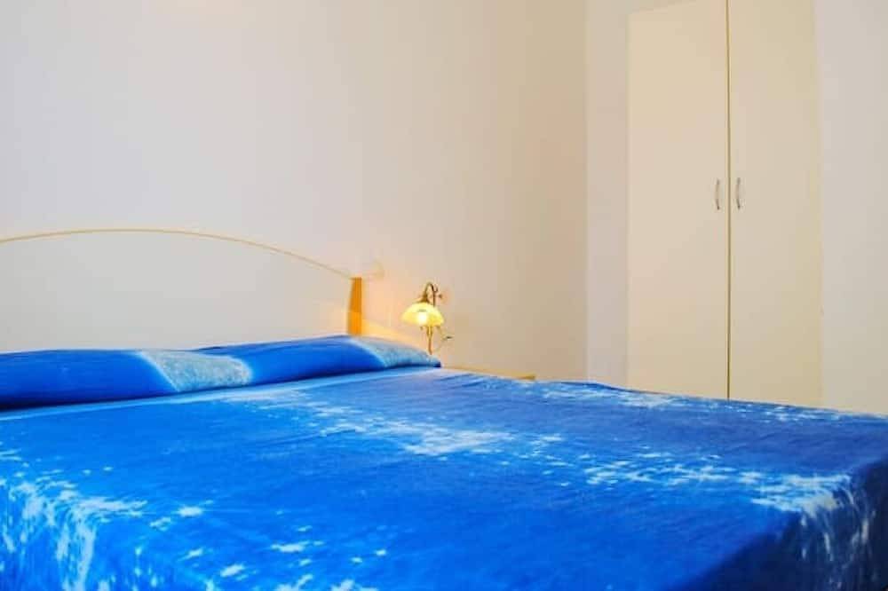 Ganze Wohnung, Sardinia, 50mt walk to the Beach  in La Ciaccia, Sardinien