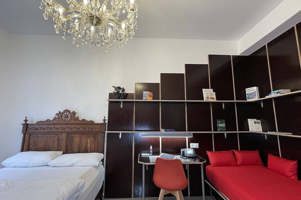 Ganze Wohnung, Trendy 1 room Condo City Center 1st floor in Ulm, Schwaben