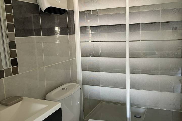 Gîte pour 4 personnes, avec balcon dans Plage De L Anse De L Arene - 4