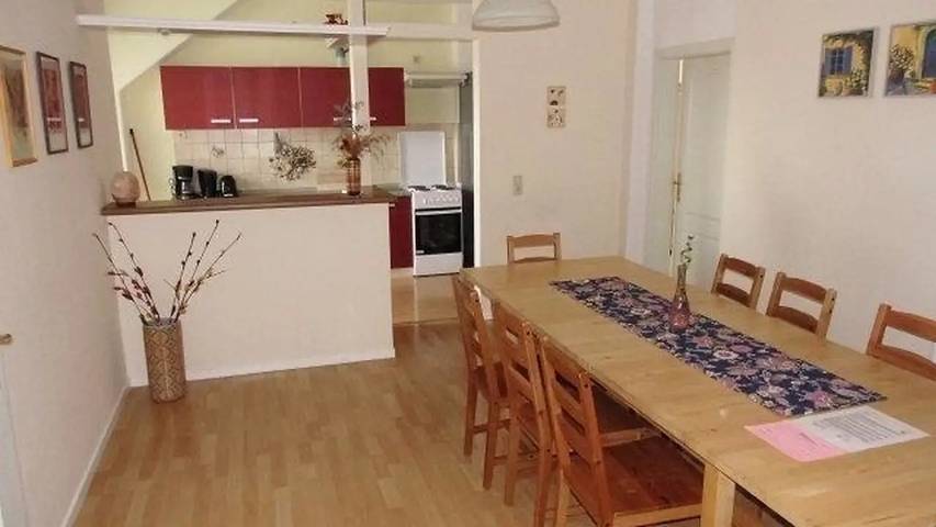 Ferienwohnung für 8 Personen, mit Balkon und Garten in Cotta