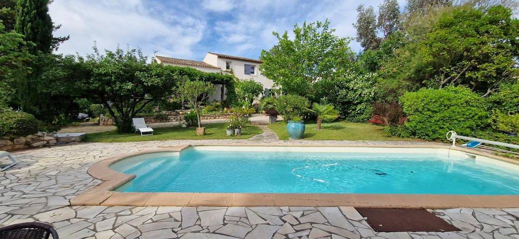 Chalet para 13 personas, con jardín además de piscina y vistas - 1