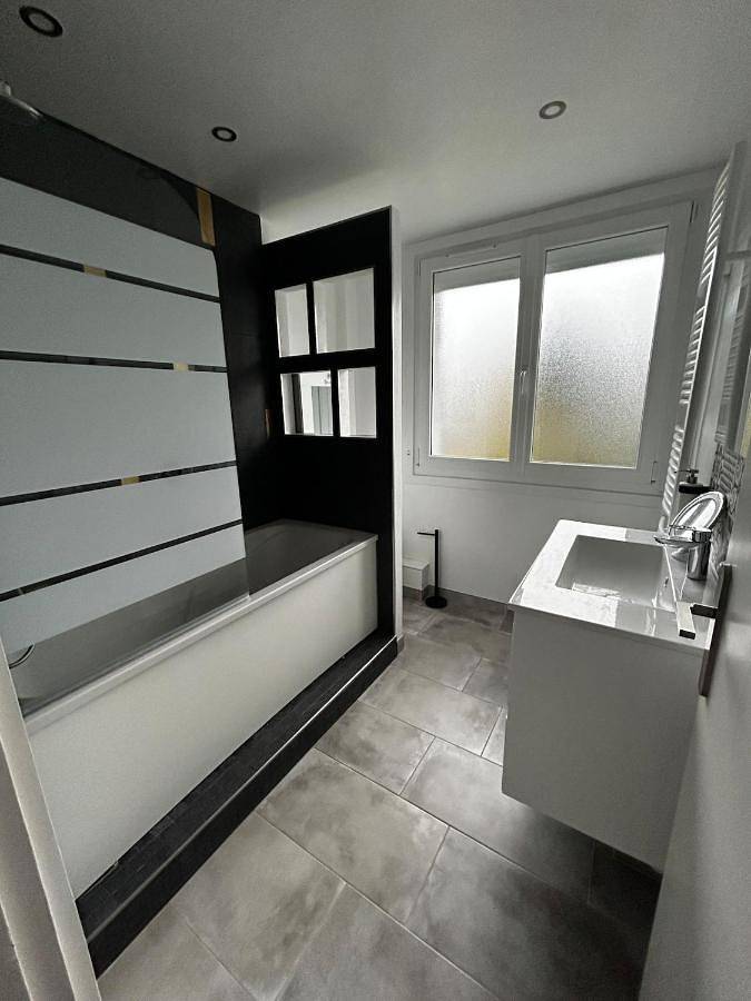 Two-Bedroom House in Calais, Région de Calais