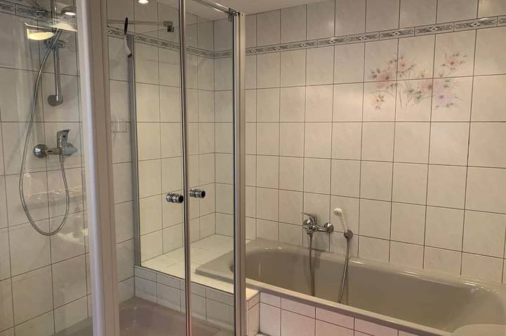 Ganze Wohnung, Romantische Ferienwohnung mit Kamin im Thüringer Wald. Ruhig gelegen! in Burglemnitz, Remptendorf