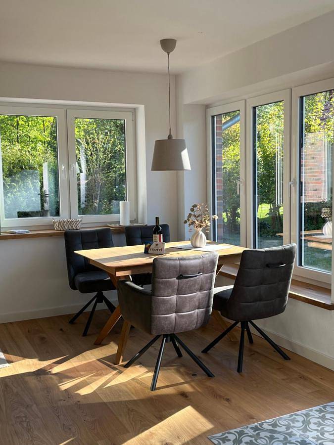 Ferienhaus für 4 Personen, mit Ausblick und Terrasse sowie Garten und Seeblick in Zwischenahner Meer - 3