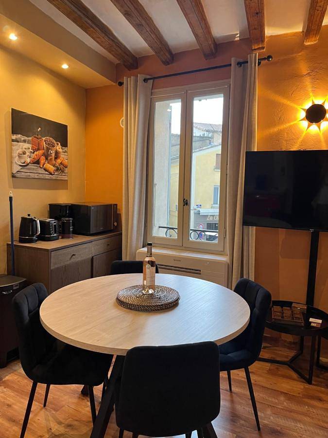 Gîte pour 4 personnes, avec Vue dans Office De Tourisme Du Pays Des Sorgues Et Des Monts De Vaucluse - 4
