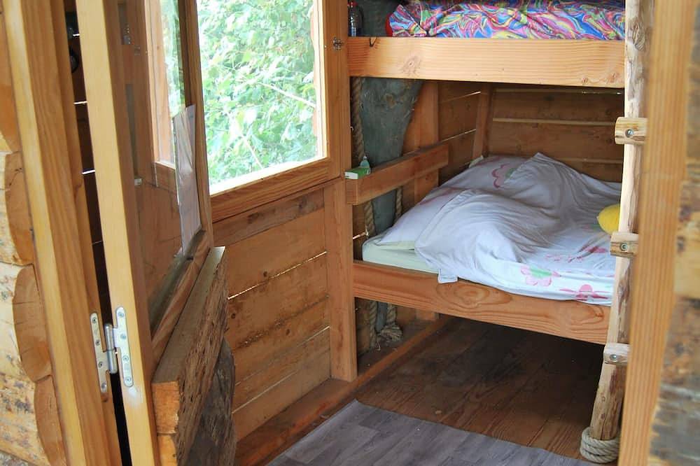 Cabine in de plataan, zwembad, trampoline in Salon-de-Provence, Aix-en-Provence en omgeving