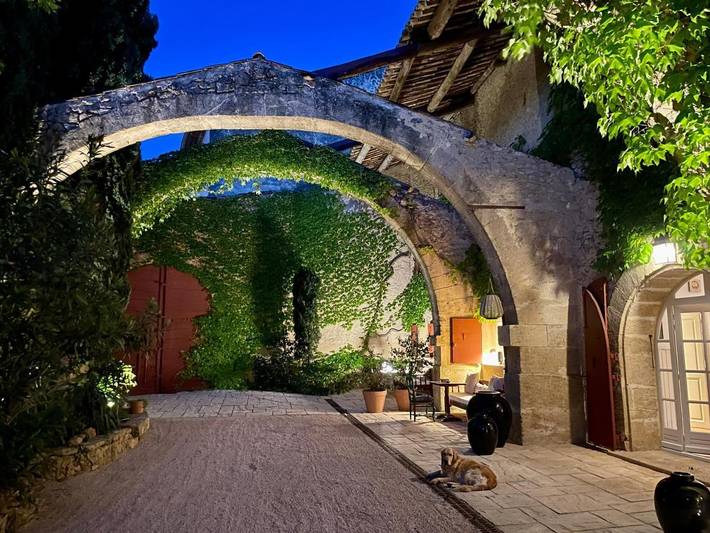 Gîte pour 2 personnes, avec piscine et jardin à Rognes - 2