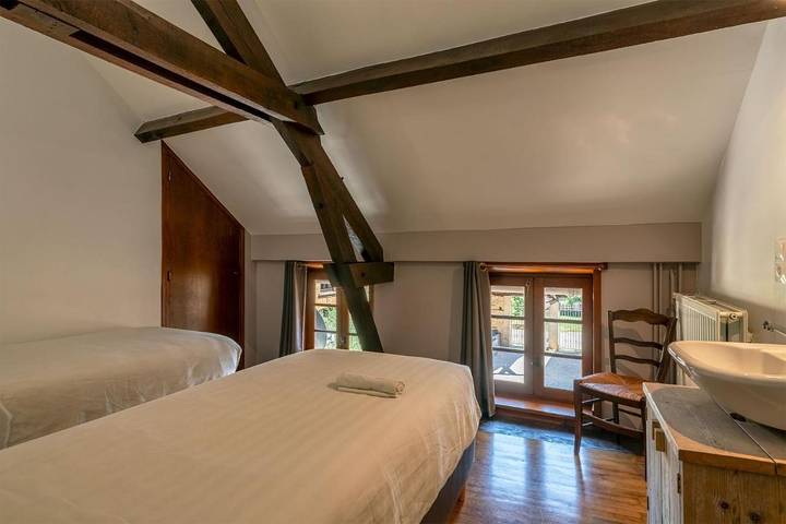 Location de vacances pour 18 personnes, avec piscine ainsi que vue et jardin, adapté aux familles à Sergeac - 3