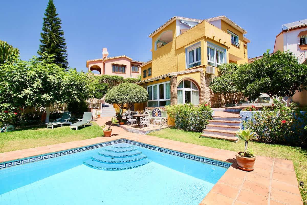 Villa pour 8 Personnes dans Torrequebrada, Benalmádena