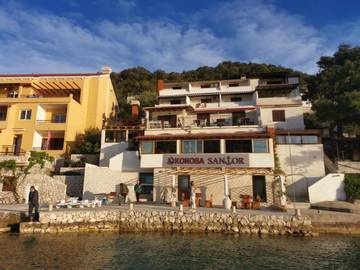 Maison d’hôte pour 2 personnes, avec jardin et vue dans Lastovo