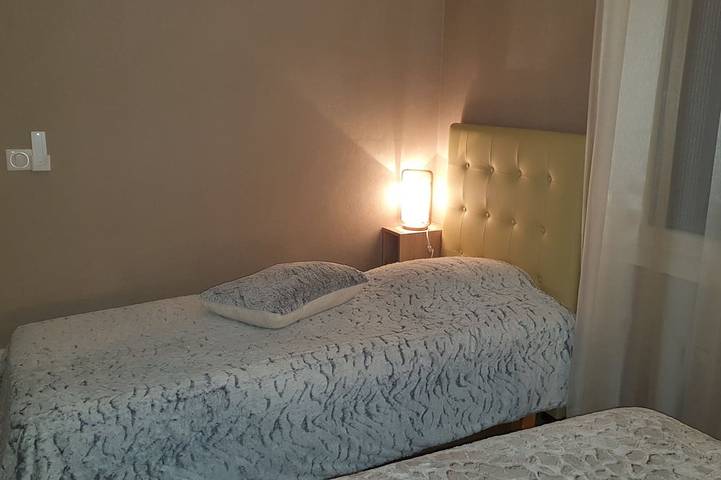 Gîte pour 10 personnes, avec balcon et jardin à Saint-André-d'Allas - 4