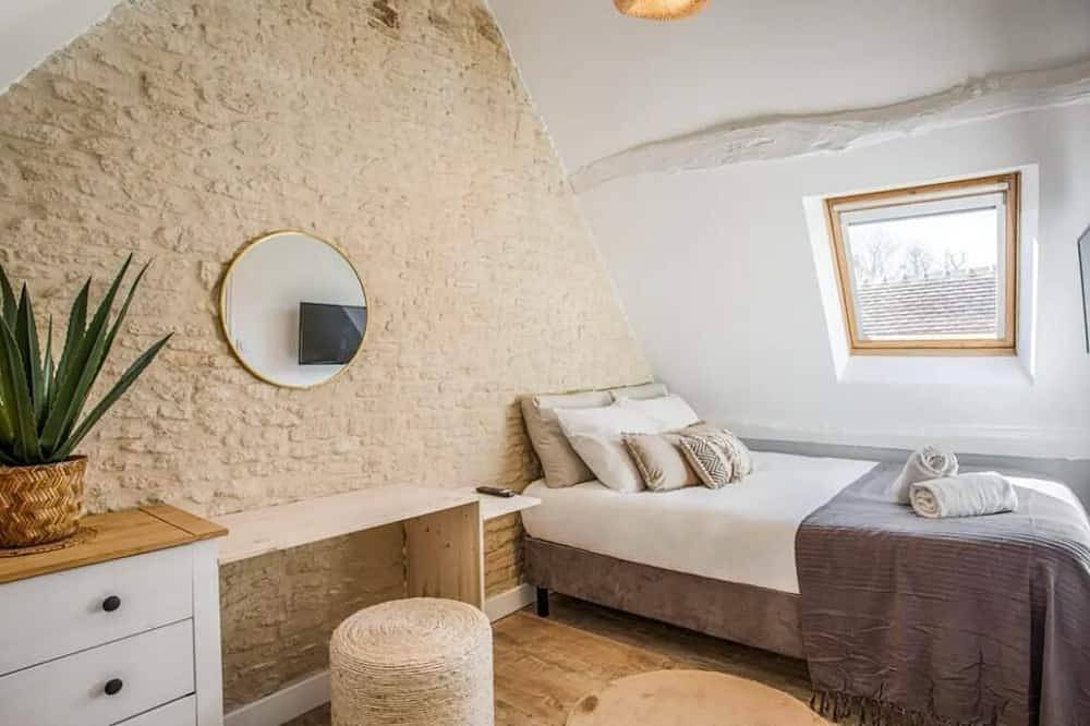 Appartement entier, Maison individuelle avec jacuzzi et sauna en Normandie in Ranville, Région de Caen