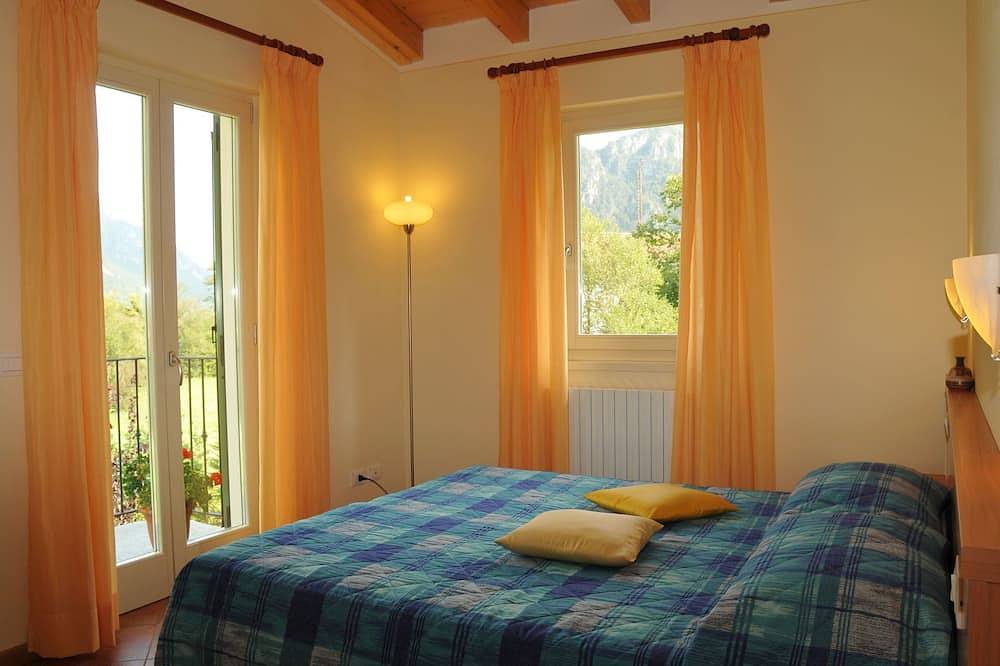 Ganze Wohnung, Wohnung in Idro mit Pool und Garten in Idro, Gardasee-Berge