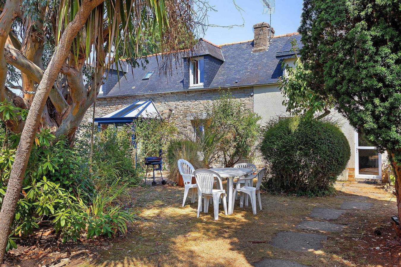 Ferienhaus 'Maison Ty Bihan' mit privater Terrasse, privatem Garten und Wi-Fi in Beg-Léguer, Lannion