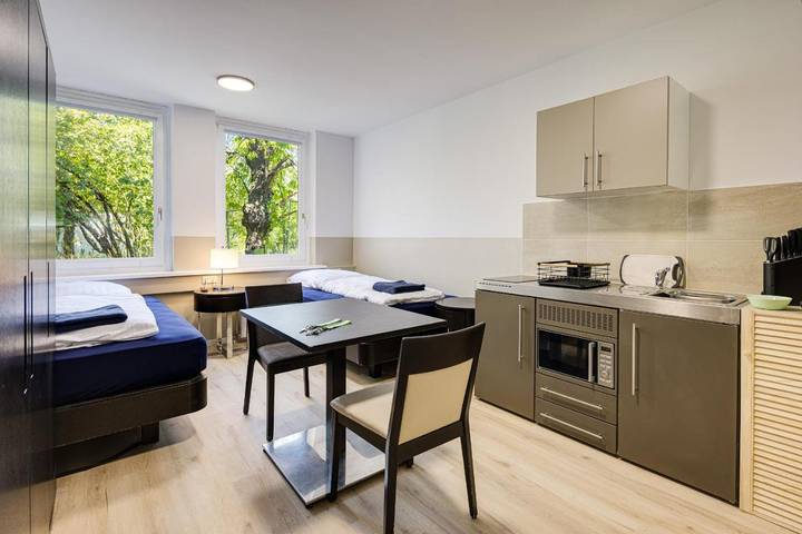 Ferienwohnung für 9 Personen, mit Garten in Sendling München