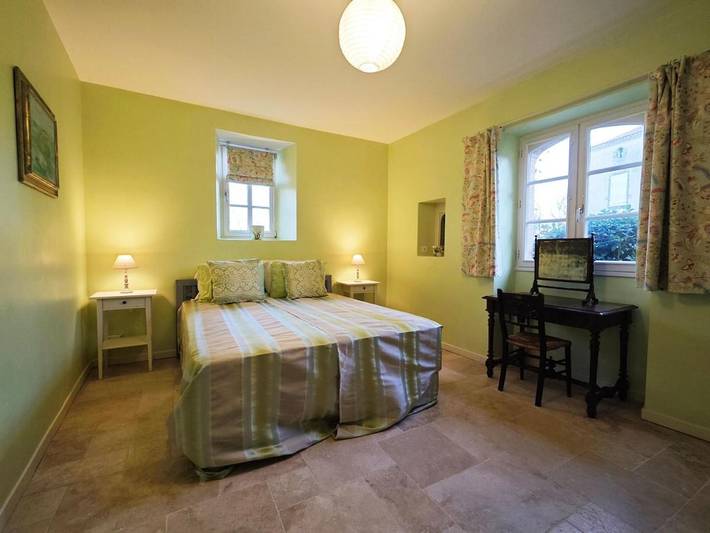 Location de vacances pour 6 personnes, avec piscine ainsi que balcon et vue à Vouvant - 2