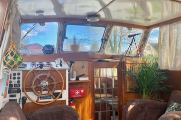 Péniche pour 4 personnes, avec terrasse, animaux acceptés en Cotes-d'Armor