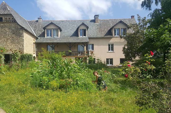 Gîte pour 8 personnes dans Roussennac