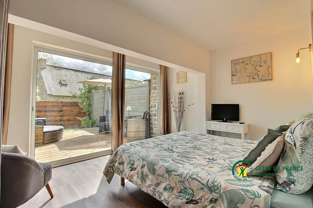 Apartamento entero, \"L'Aube - Private Spa - Quiet location in Surzur, Côte des Mégalithes