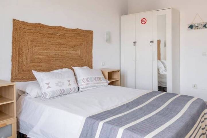 Entire apartment, A seaside retreat with swimming pool in Ciutadella, Coast of Menorca