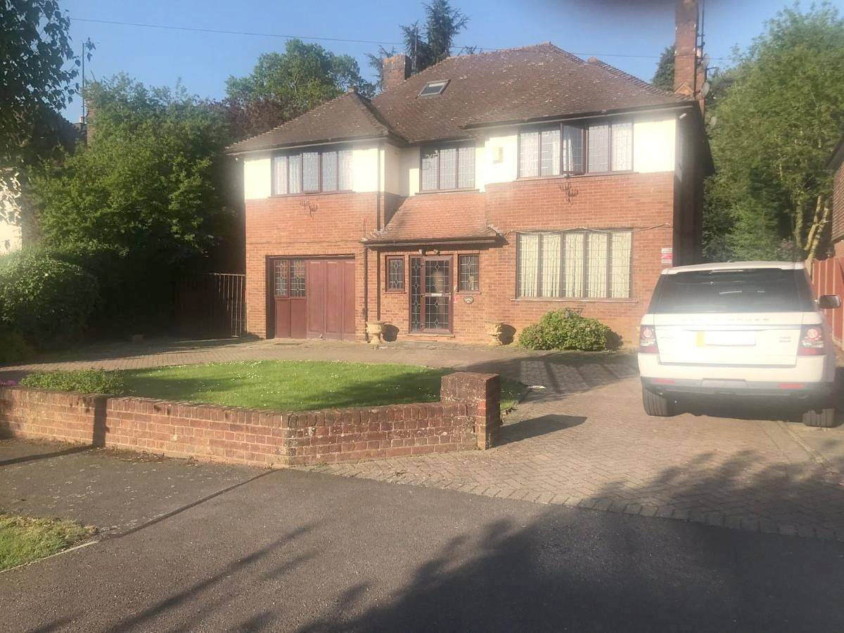 Holiday home for 15 people with garden in Luton, Chiltern Hills