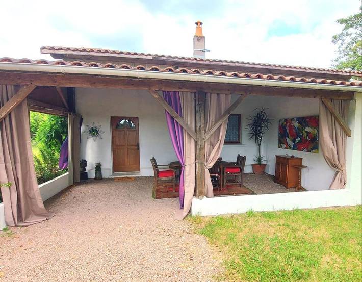 Location de vacances pour 10 personnes, avec vue et jardin ainsi que piscine et terrasse à Champs-Romain - 3