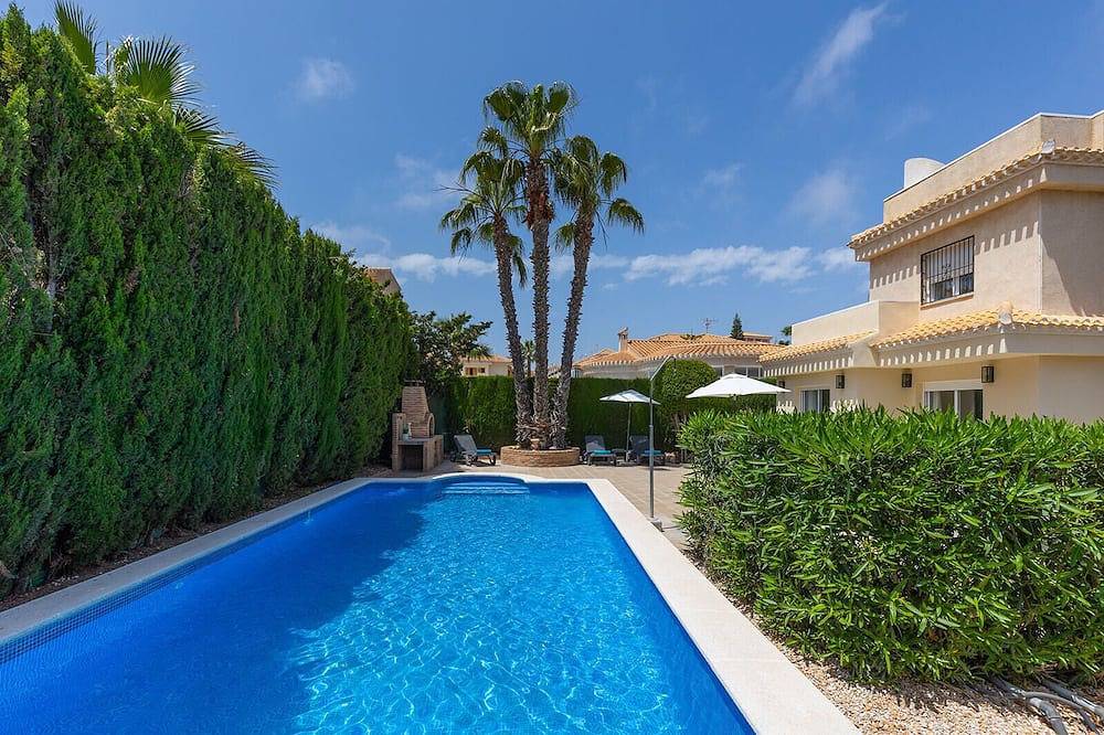 Erstklassige 3-Bett-Villa mit großem privatem Pool am Ende einer ruhigen Sackgasse in Playa Flamenca, Orihuela