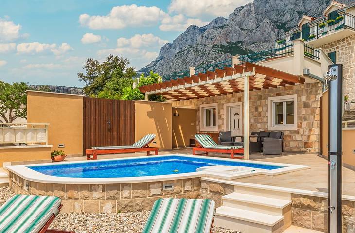 Ferienhaus für 2 Personen, mit Balkon/Terrasse und Pool in Makarska - 2