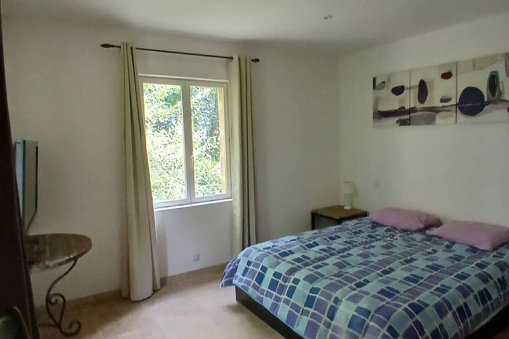 Maison  sarlat en perigord\navec piscine et billard\n animaux acceptés in Sainte-Nathalène, Périgord Noir