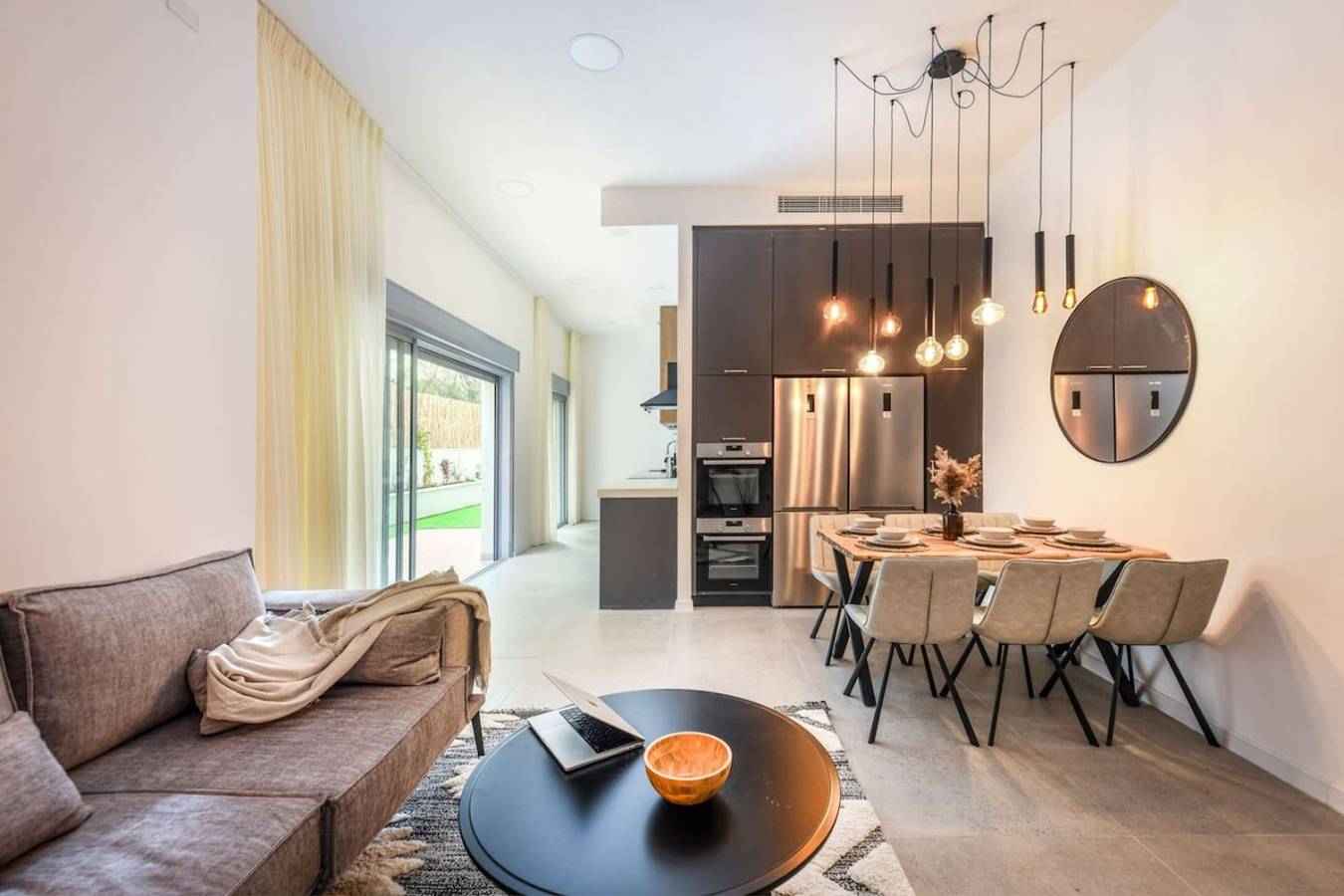 Apartamento entero, Charming 3Br Apt with Garden in Ramat Hasharon in Ramat Hasharon, Distrito de Tel Aviv
