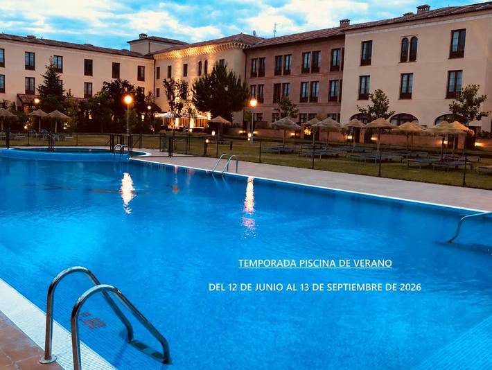 Apartamento para 2 personas, con piscina y sauna además de jacuzzi y jardín en Segovia