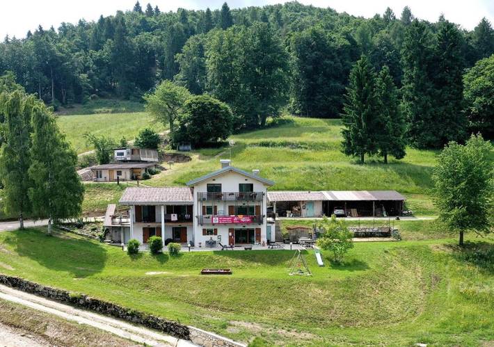 Appartamento per 4 persone, con Balcone e Terrazza nonché Giardino e Panorama a Brentonico