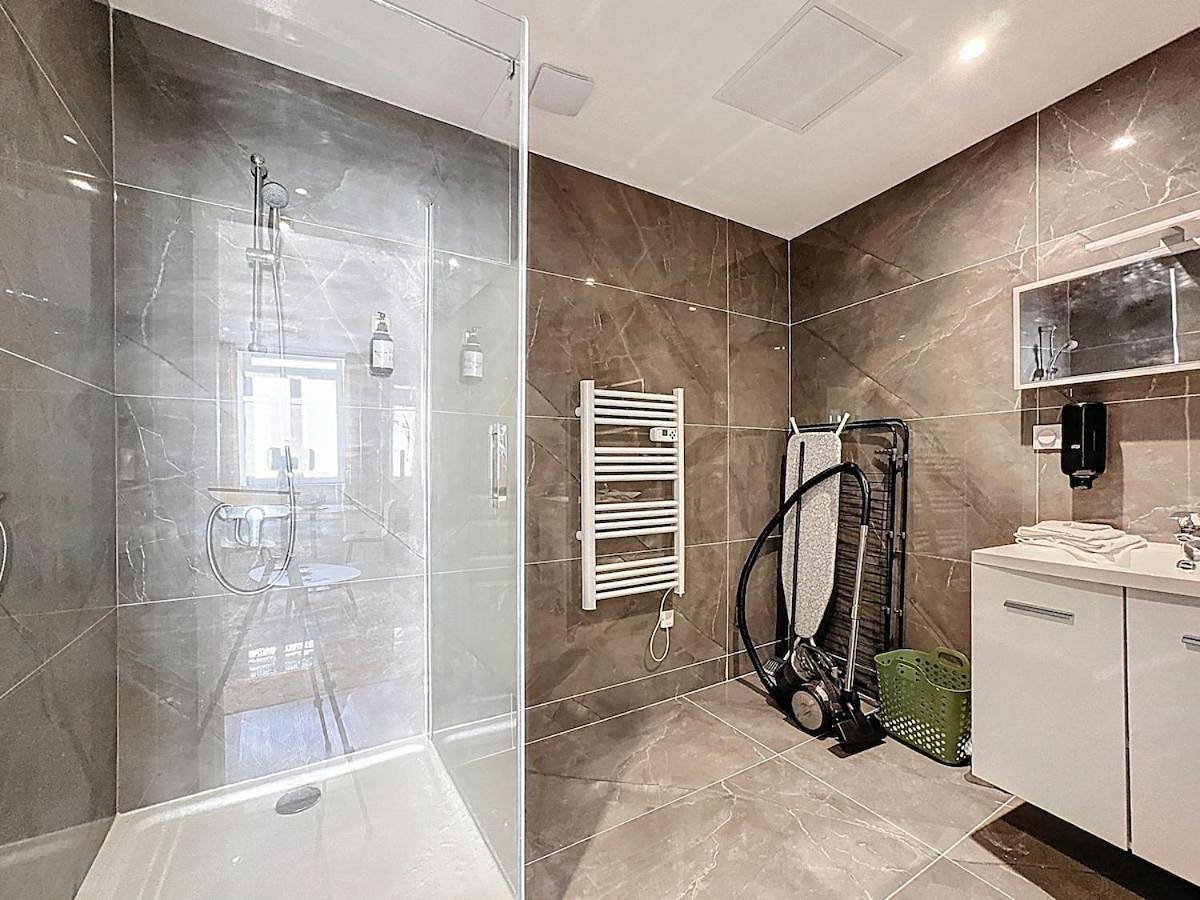 Appartement entier, Séjour en groupe Immeuble 10 pers, Aulnat in Aulnat, Région de Clermont-Ferrand