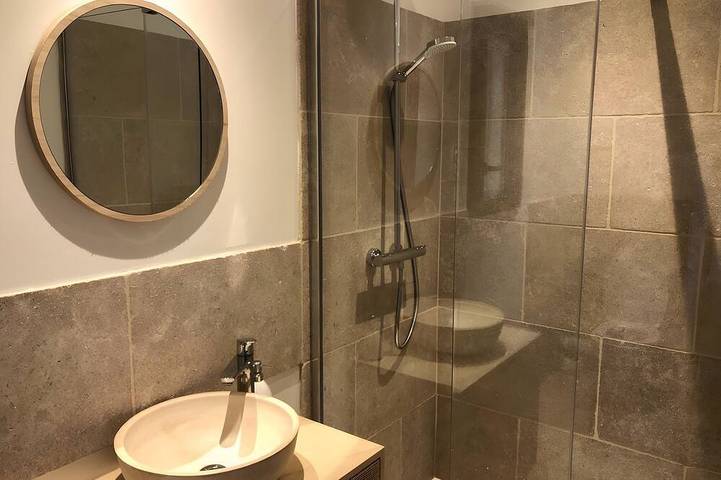 Location de vacances pour 4 personnes, avec terrasse et piscine ainsi que jardin et jacuzzi à Jayac - 3