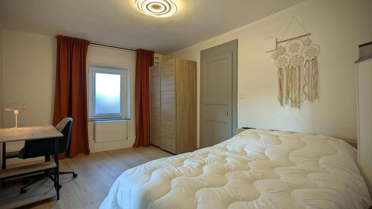 Appartement entier, Le Leopold - Appartement rénové, idéal séjour détente ou pro in Gannat, Région de Vichy