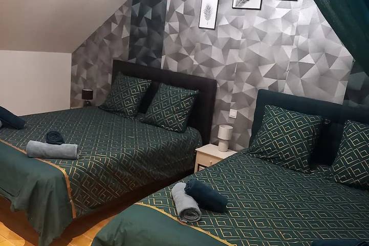 Location de vacances pour 12 personnes, avec jardin ainsi que terrasse et jacuzzi à Allerey-sur-Saône - 3