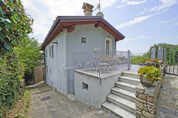 Gîte pour 2 personnes, avec vue sur le lac ainsi que vue et terrasse à Gargnano