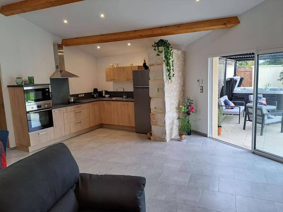 Two-Bedroom House in Thénac, Périgord Pourpre
