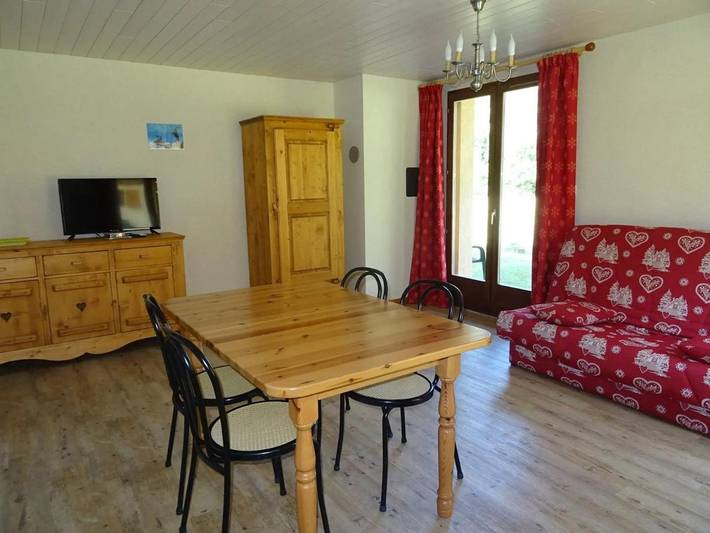 Appartement de vacances pour 4 personnes, avec piscine et jardin