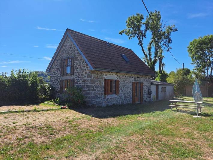 Location de vacances pour 4 personnes, avec Terrasse et Jardin à Bassignac