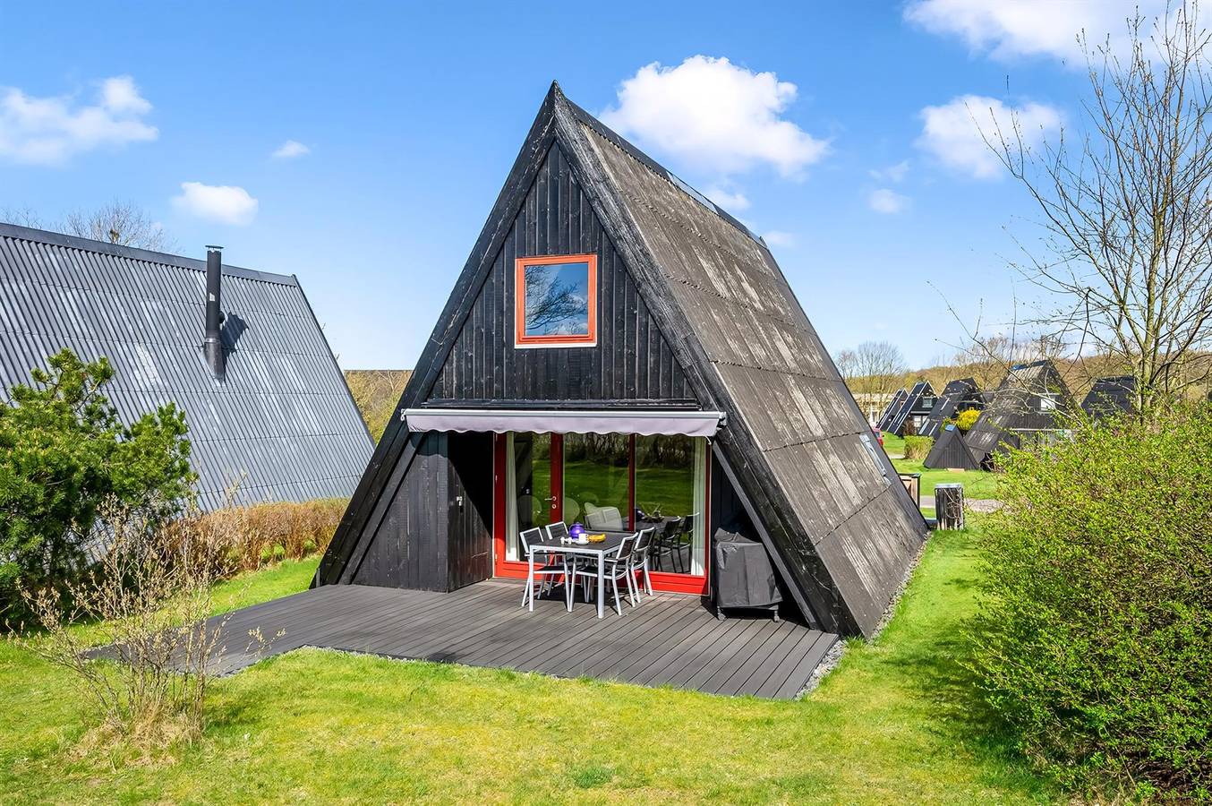 Pet friendly home in Farsø with lake view in Himmerland