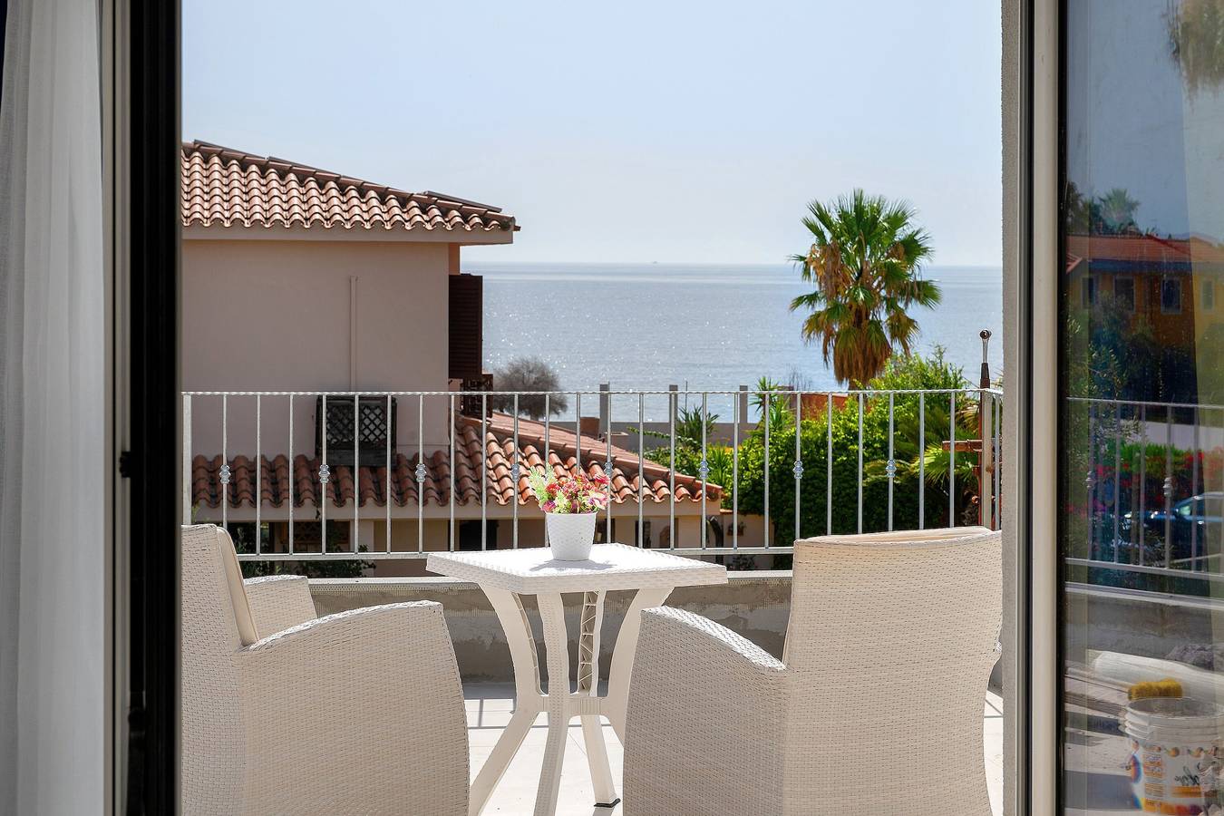 Villa Matilde Domo Boutique - Master Suite with Sea View in Torre Degli Ulivi, Capoterra