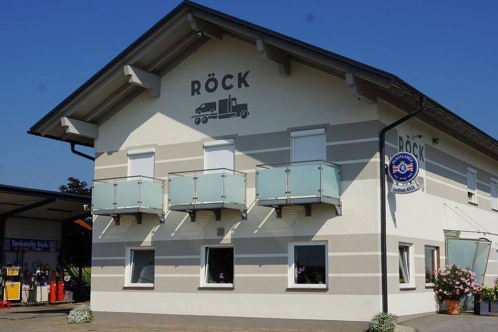Gasthaus Gert Röck e.U. - Doppelzimmer, Dusche, Wc, Balkon in Südoststeiermark, Straden