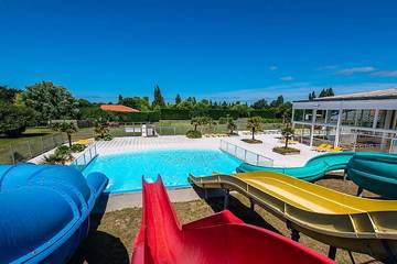 Mobil home pour 6 personnes, avec piscine et terrasse dans Plage De La Paree Du Jonc