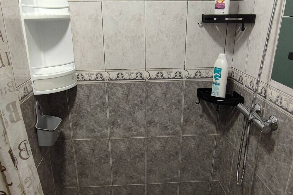 Apartamento entero, Apartamento 'Orientados Al Sur Yeyo Marina' con Terraza Compartida, Wi-Fi y Aire Acondicionado in San Fulgencio, Costa Blanca